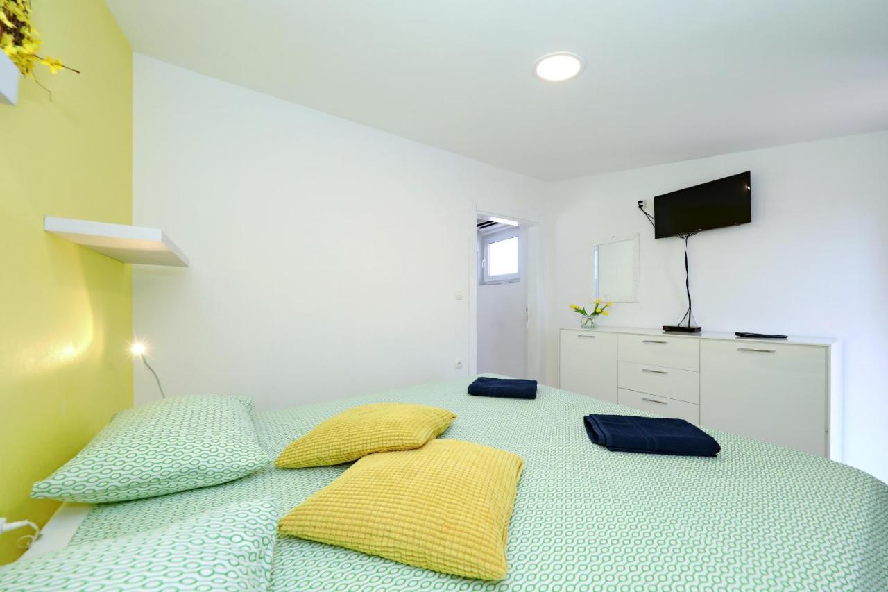 Apartment With Private Pool Sukosan Exterior photo